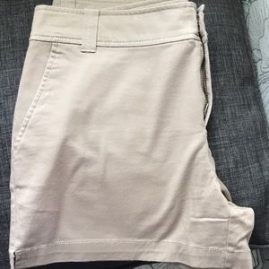 Soho shorts size 8